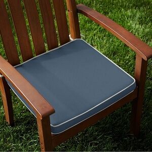 POTTERY BARN PIPED OUTDOOR DINING CHAIR CUSHION SAPPHIRE WITH WHITE PIPING NWT